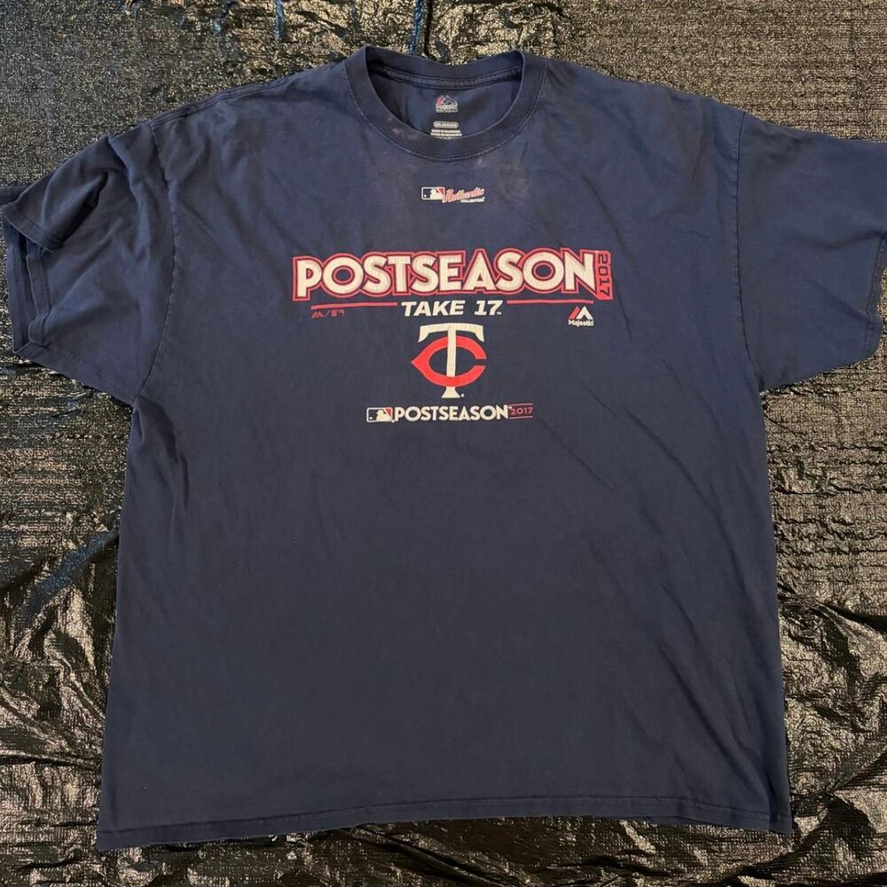 Mlb Men's Navy and Blue T-shirt